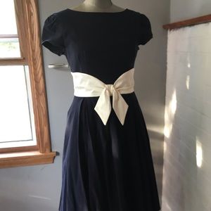 Navy Vintage Dress w/ Pockets — fits like a 6